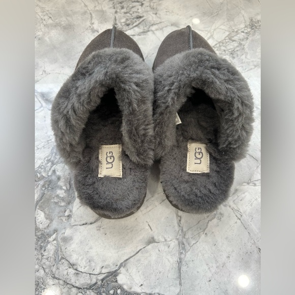 UGG Disquette Slippers 🩶 - Picture 3 of 8
